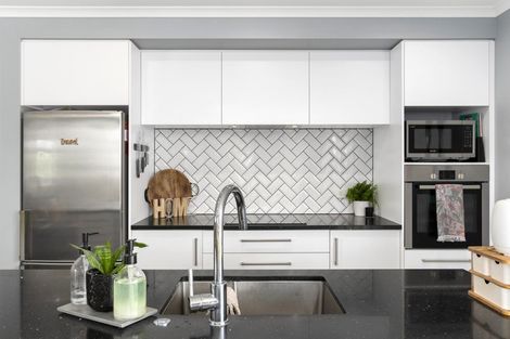 Photo of property in 17 Ballintoy Park Drive, Welcome Bay, Tauranga, 3175