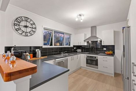 Photo of property in 25 Anich Road, Massey, Auckland, 0614