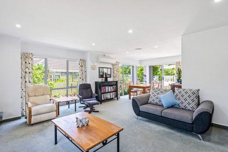 Photo of property in 2 Tainui Street, Raumati Beach, Paraparaumu, 5032