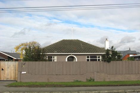 Photo of property in 2/139 Sawyers Arms Road, Northcote, Christchurch, 8052