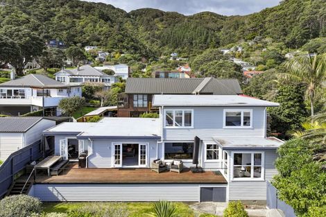 Photo of property in 9 Rona Street, Eastbourne, Lower Hutt, 5013