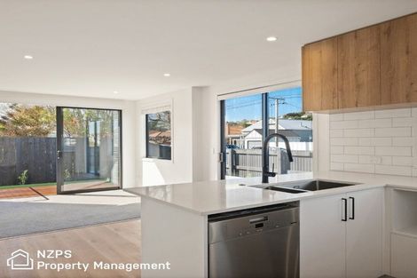 Photo of property in 67e Royal Crescent, Saint Kilda, Dunedin, 9012