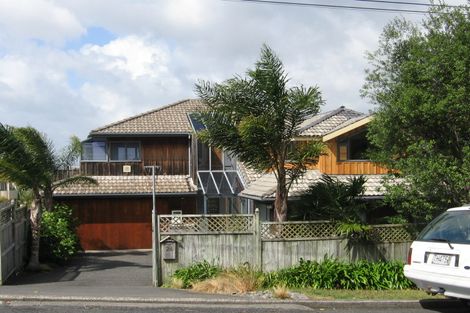 Photo of property in 24a Parr Terrace, Castor Bay, Auckland, 0620