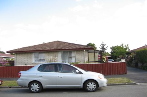 Photo of property in 1/7 Tamarisk Place, Parklands, Christchurch, 8083