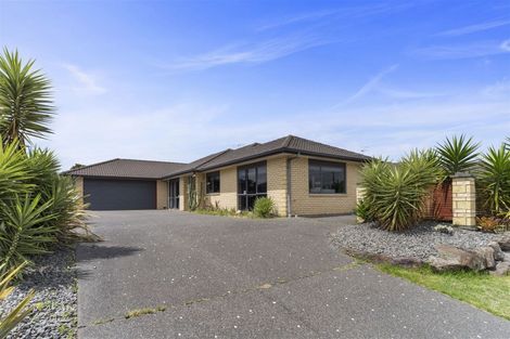 Photo of property in 33 Golden Sands Drive, Papamoa Beach, Papamoa, 3118