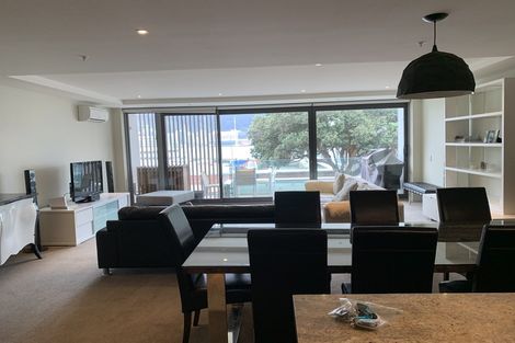Photo of property in Dune, 2a/138 Oriental Parade, Oriental Bay, Wellington, 6011