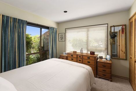 Photo of property in 1 Manu Grove, Waikanae, 5036