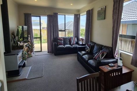 Photo of property in 20a Waitoa Street, Waiuku, 2123