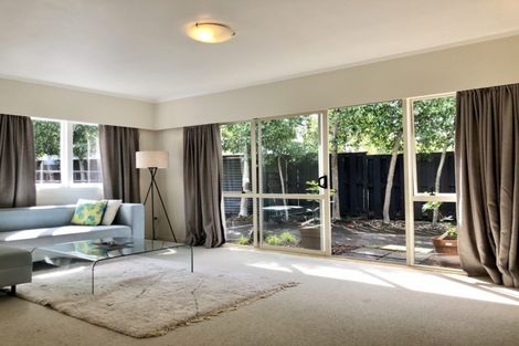 Photo of property in 2/16 Rangitoto Terrace, Milford, Auckland, 0620