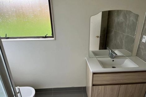 Photo of property in 21 Colwill Road, Massey, Auckland, 0614