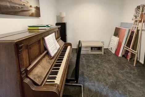 Photo of property in 1/143a Wiseley Road, West Harbour, Auckland, 0618