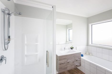 Photo of property in 18 Te Korari Street, Marshland, Christchurch, 8083