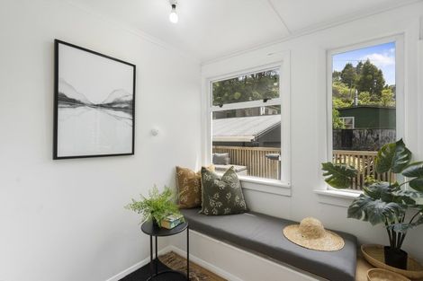 Photo of property in 120 Huatoki Street, Frankleigh Park, New Plymouth, 4310