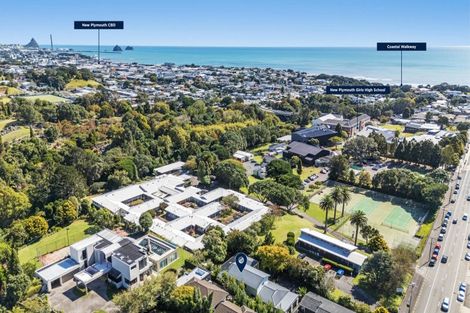 Photo of property in 76a Mangorei Road, Strandon, New Plymouth, 4312