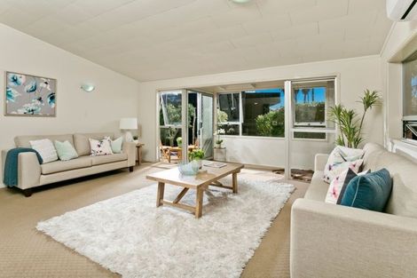 Photo of property in 1/15 Omana Road, Milford, Auckland, 0620