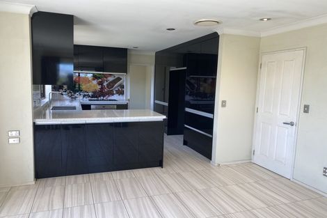 Photo of property in 16 Fremantle Place, Pakuranga Heights, Auckland, 2010