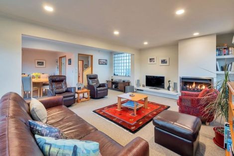 Photo of property in 9a Huntly Road, Campbells Bay, Auckland, 0630