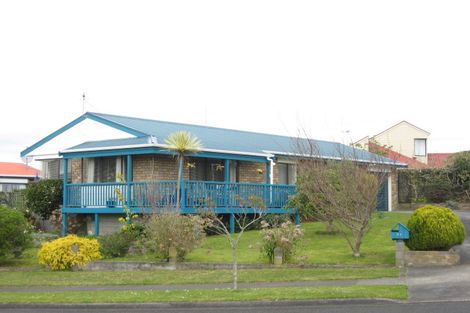 Photo of property in 24 Poplar Grove, Whalers Gate, New Plymouth, 4310