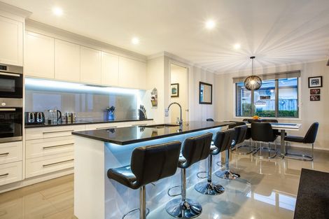 Photo of property in 7 Manapouri Lane, Aotea, Porirua, 5024