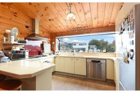 Photo of property in 14 Mark Place, Lynmore, Rotorua, 3010