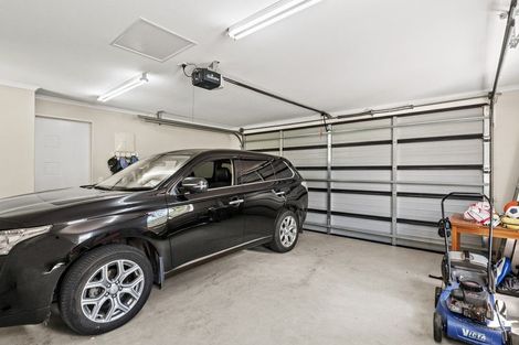 Photo of property in 10 Coburn Place, Lake Hayes, Queenstown, 9304