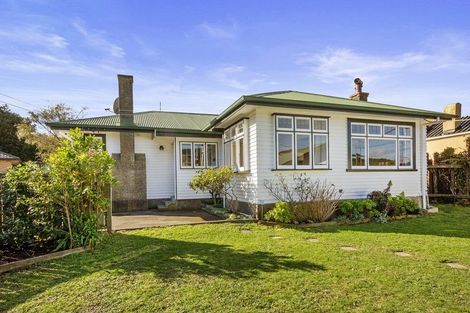 Photo of property in 1d Kereru Bend, Tawa, Wellington, 5028