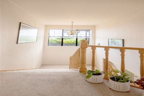 Photo of property in 4 Shakespear Road, Army Bay, Whangaparaoa, 0930