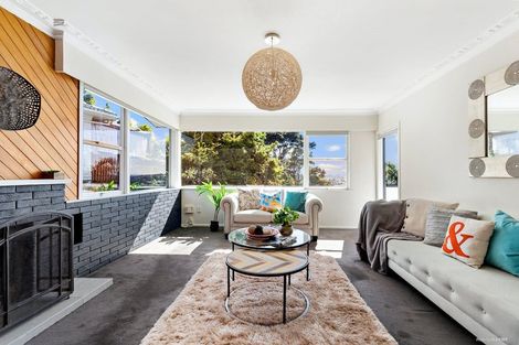 Photo of property in 2/599 Glenfield Road, Totara Vale, Auckland, 0629