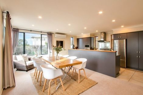 Photo of property in 28 Parade Street, Hospital Hill, Napier, 4110