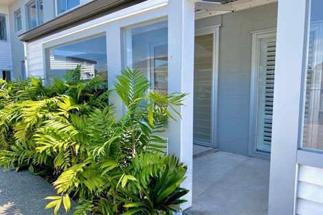 Photo of property in 6 Belt Road, Moturoa, New Plymouth, 4310