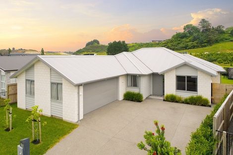 Photo of property in 115 Awataha Crescent, Pyes Pa, Tauranga, 3110
