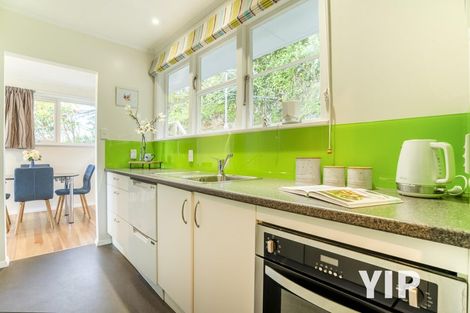 Photo of property in 106 Ruskin Road, Newlands, Wellington, 6037