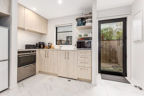 Photo of property in 2/3 Johnston Grove, Taita, Lower Hutt, 5011