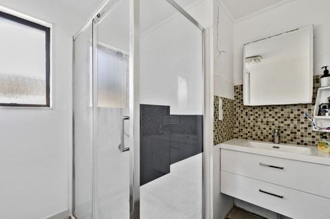 Photo of property in 1/1 Rebecca Rise, Weymouth, Auckland, 2103