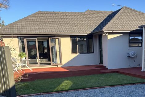 Photo of property in 207 Wainoni Road, Avondale, Christchurch, 8061