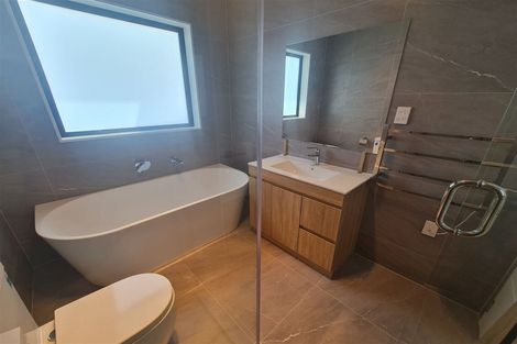 Photo of property in 8 Korowhiti Road, Clarks Beach, 2122