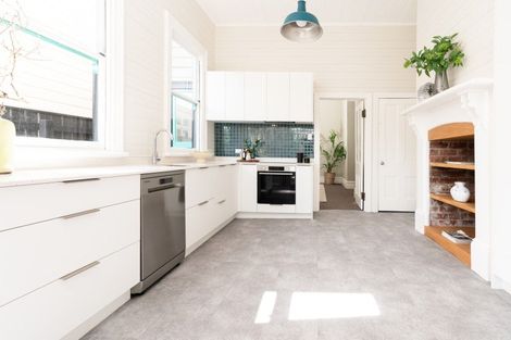 Photo of property in 19 Roy Street, Newtown, Wellington, 6021