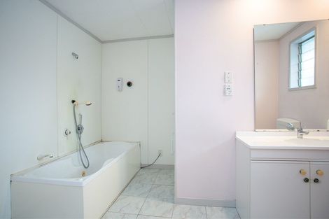 Photo of property in 165a Williams Street, Cambridge, 3434