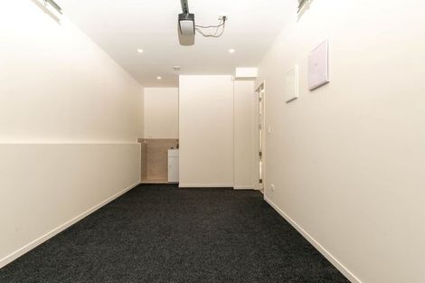 Photo of property in 2/535 Swanson Road, Ranui, Auckland, 0612