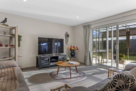 Photo of property in 21 Sequoia Way, Rangiora, 7400