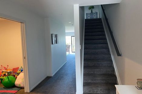 Photo of property in 4/60 Hayfield Way, Karaka, Papakura, 2580