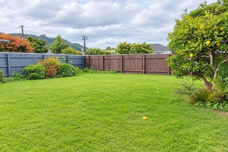 Photo of property in 1 Craig Grove, Elderslea, Upper Hutt, 5018