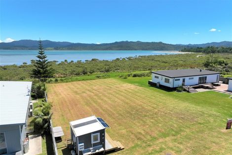 Photo of property in 137 Kelly Jade Avenue, Matarangi, Whitianga, 3592