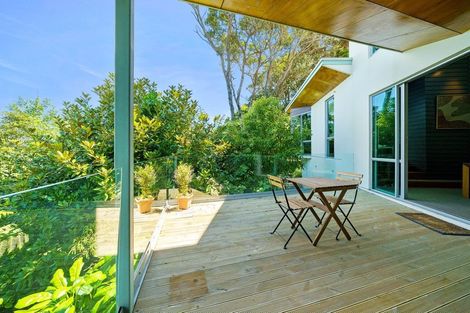 Photo of property in 19 Dillon Street, Lowry Bay, Lower Hutt, 5013