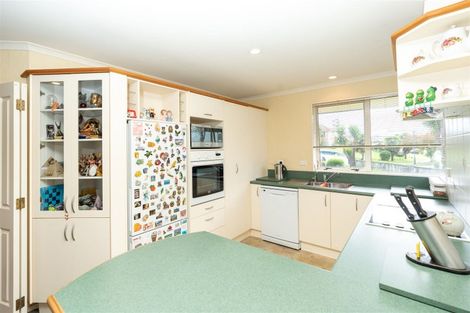 Photo of property in 19 Rochester Place, Nawton, Hamilton, 3200