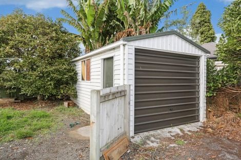 Photo of property in 1 Booth Crescent, Tuakau, 2121