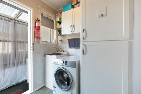 Photo of property in 10 Lipton Grove, Opaheke, Papakura, 2113