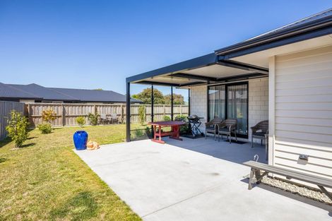 Photo of property in 14 Grey View Grove, Rangiora, 7400