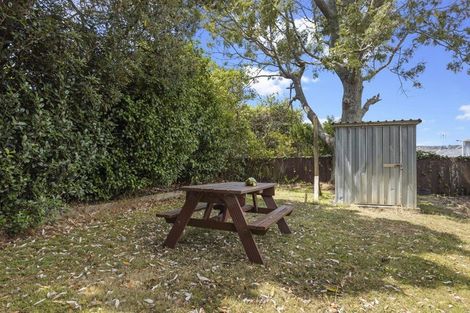 Photo of property in 38 Chatsworth Crescent, Pakuranga Heights, Auckland, 2010