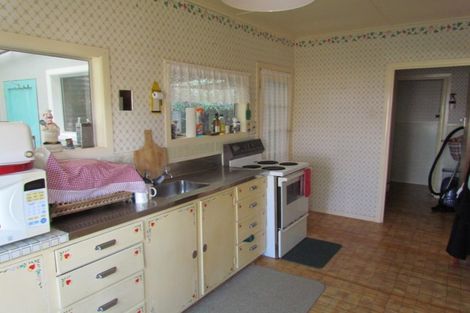 Photo of property in 41 Seaview Road, Glenfield, Auckland, 0629